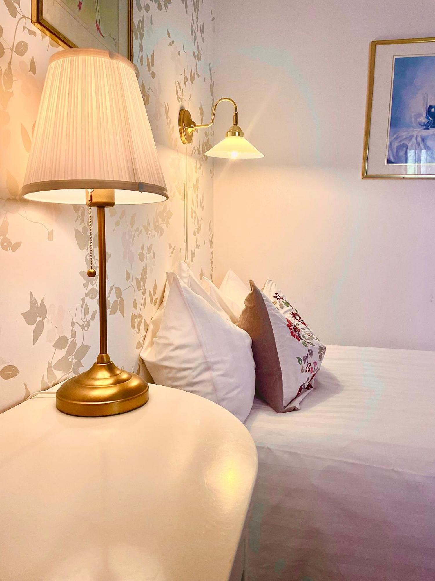 Hotell & Restaurant Solliden Stenungsund Bagian luar foto